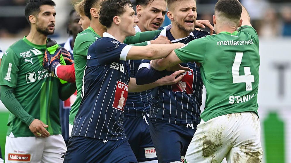 Luzern gleicht gegen St. Gallen in der Nachspielzeit zum 1:1 aus - Gallery. Die Emotionen schwappen im Kybunpark phasenweise über