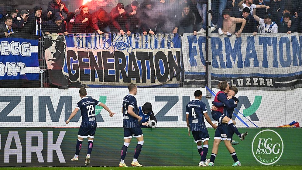 Luzern gleicht gegen St. Gallen in der Nachspielzeit zum 1:1 aus - Gallery. Lars Villiger (rechts) sorgt mit dem Ausgleich in der 93. Minute für Ekstase bei den Luzernern