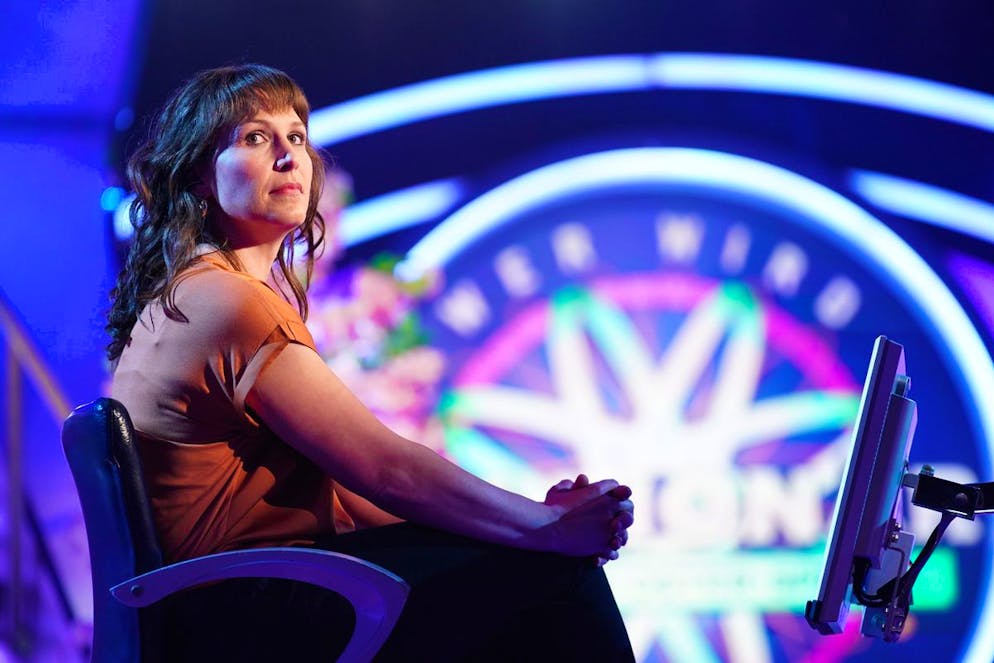 «Wer wird Millionlär»: Günther Jauch erliegt französisischem Charme. Vera Hertler aus Filderstadt ist stellvertretende Feuerwehr-Kommandantin. Sie gewann 32'000 Euro.