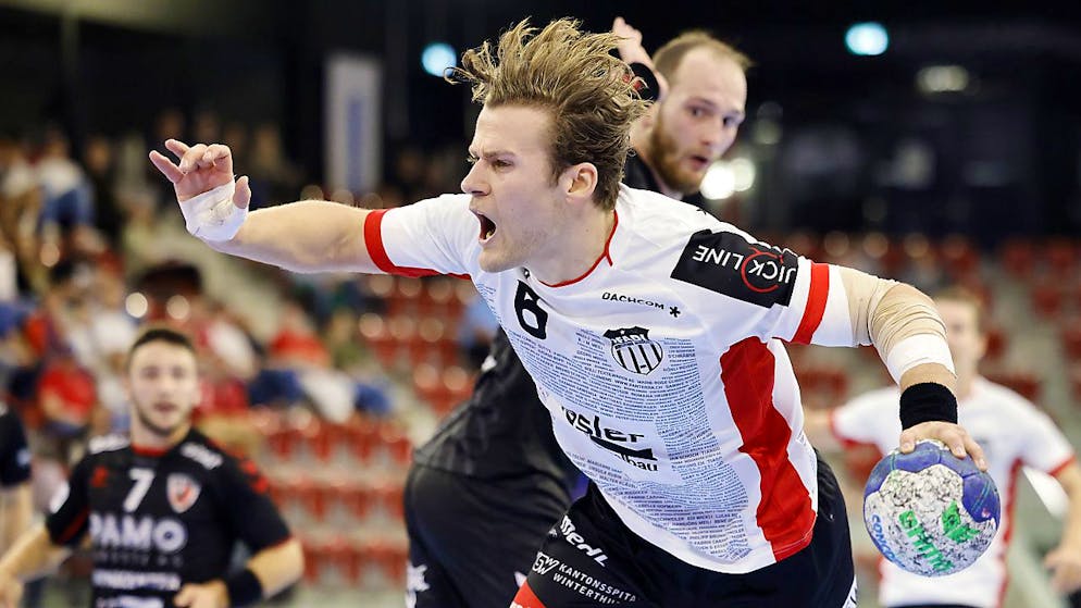 Harter Kampf um die Halbfinal-Qualifikation: Suhrs Tim Aufdenblatten stoppt Pfadi Winterthurs Cédrie Tynowski