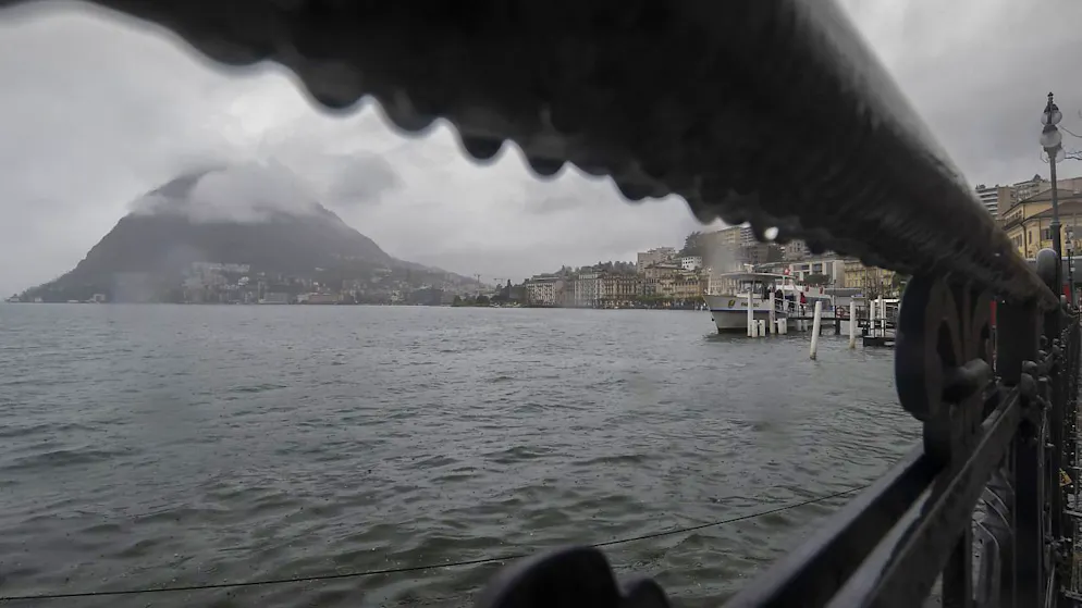 Regen, Regen, Regen: So sah es am Ostersonntag am Luganersee aus.
