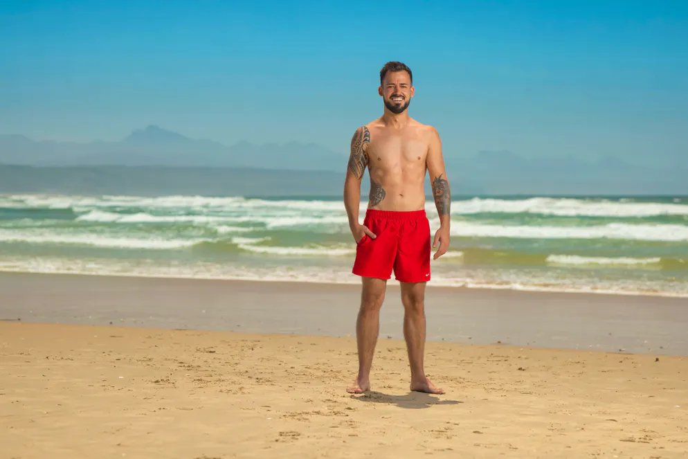 «Bachelorette 2024»: Die Kandidaten. Joel (32) aus Zuzwil (SG): Joel ist ein Sprücheklopfer, der sich gut ausdrücken kann und selbstreflektiert ist. Er arbeitet in der Immobilien-Käuferbetreuung, spielt leidenschaftlich gern Golf und geht gern bouldern. Bei Frauen ist er eher zurückhaltend.