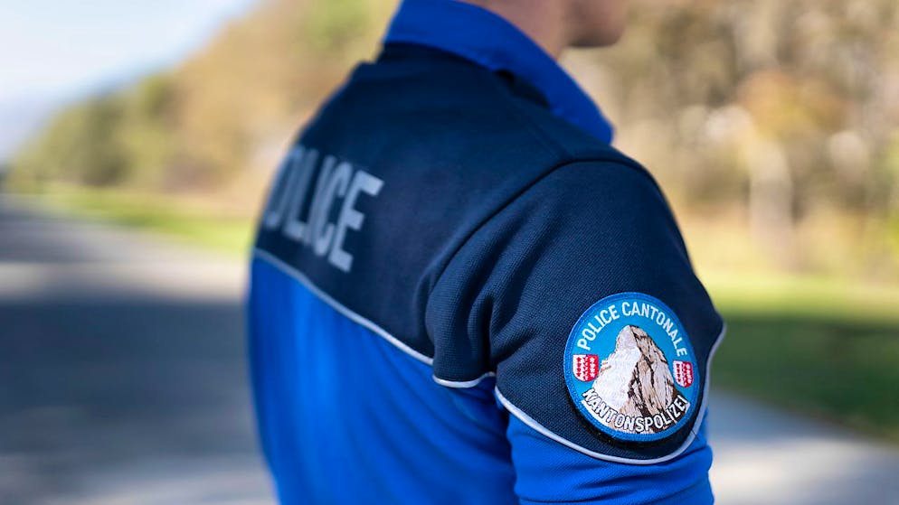 Un agente della polizia vallesana (foto simbolica)