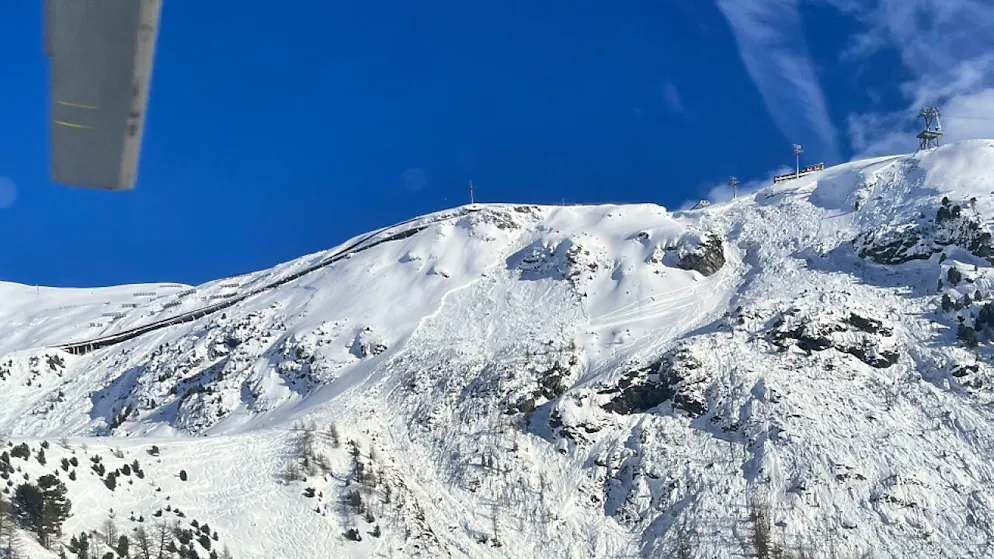 15-jähriger US-Amerikaner unter Lawinenopfern in Zermatt - Gallery. Die Abrisskante des Schneebretts oben am Hang.