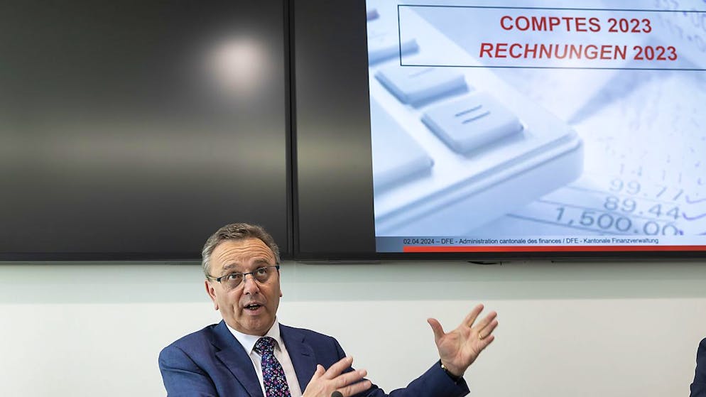 Le grand argentier valaisan Roberto Schmidt a le sourire en présentant les comptes 2023 de l'Etat du Valais.