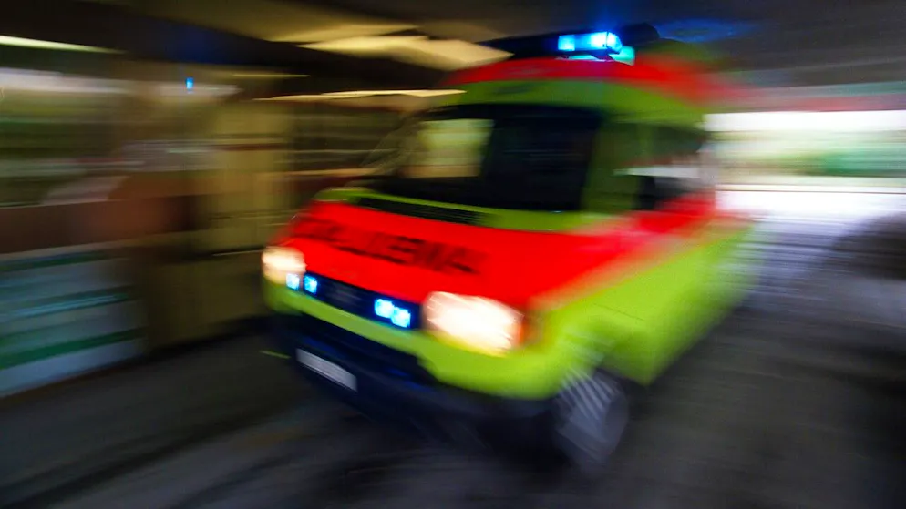 Die beiden jungen Männer wurden nach einer Auseinandersetzung schwer verletzt ins Kantonsspital in Chur eingeliefert. (Symbolbild)