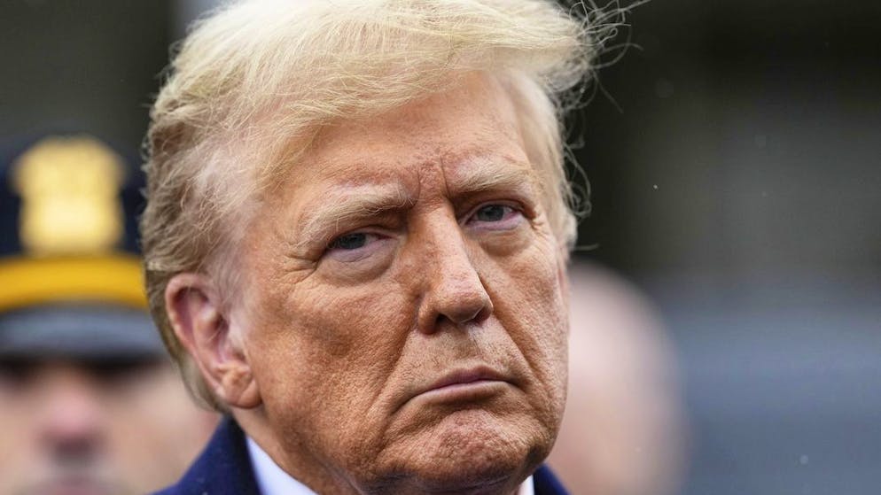 Pour éviter des saisies. Donald Trump dépose une garantie de 175 millions