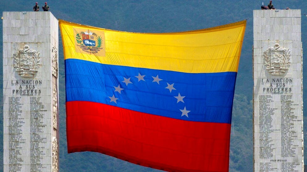 La octava estrella fue añadida en marzo de 2006 por iniciativa del presidente Hugo Chávez. (foto de archivo)