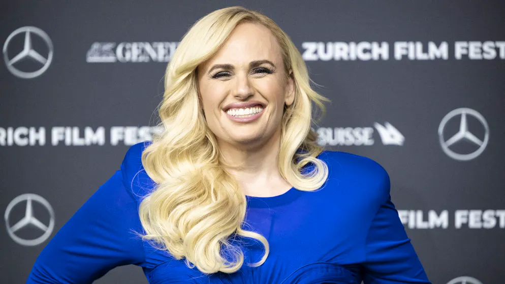Britisches Königshaus in Panik. Rebel Wilson packt in Biografie über Drogen-Orgie mit Royal aus