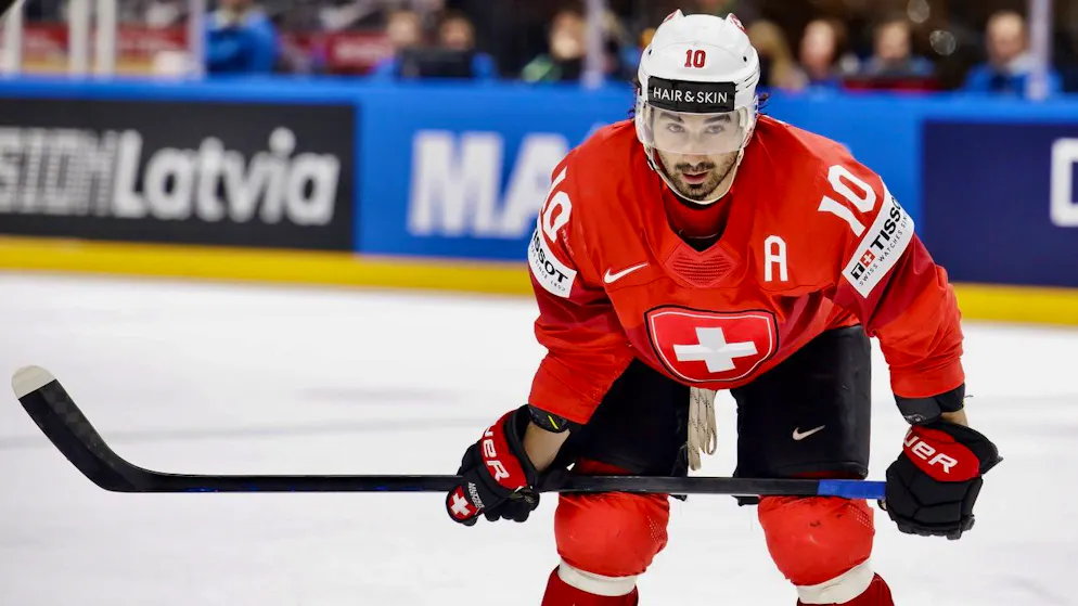 A 40 ans, Andres Ambühl a été retenu pour la 1re semaine de préparation au Mondial.