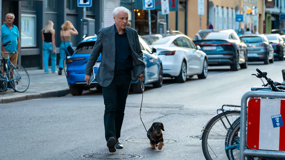 Gibt es Hybristophilie wirklich?. Franz Leitmayr (Udo Wachtveitl) ist seit dem «Tatort: Hackl» stolzer Hundebesitzer.