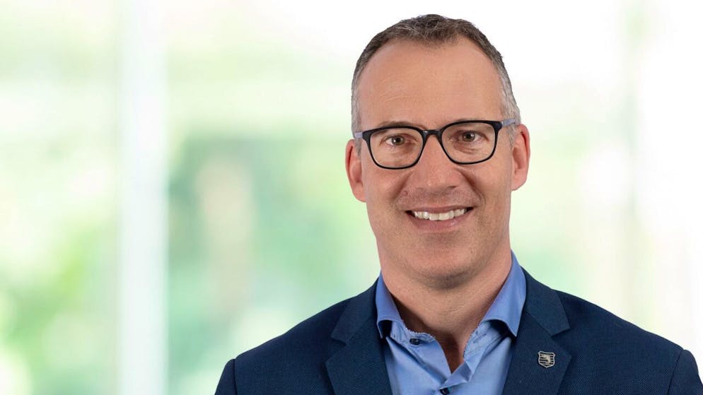 Roger Dähler, Gemeindepräsident von Weggis, will für allfällige Fusionsabklärungen mit Greppen die Bevölkerung mit ins Boot holen.