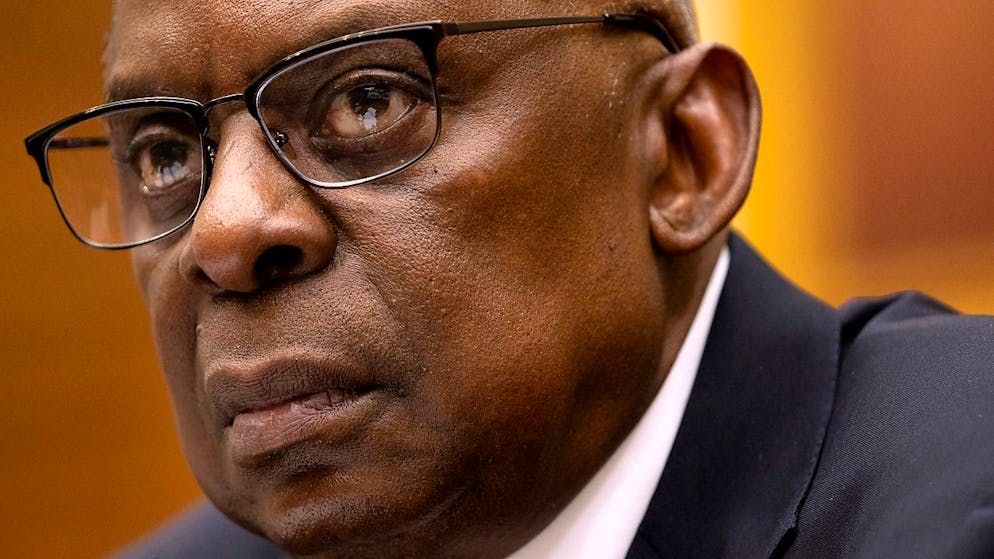 ARCHIV - US-Verteidigungsminister Lloyd Austin hat mit Israels Verteidigungsminister Joav Galant telefoniert. Foto: Mark Schiefelbein/AP/dpa