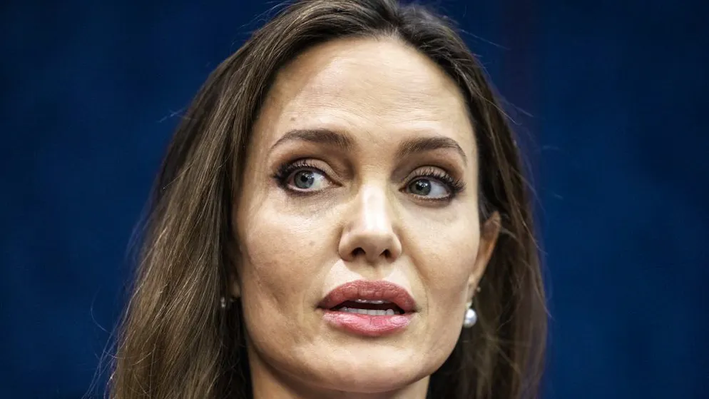 Les avocats d'Angelina Jolie affirment que Brad Pitt a été violent avec leur cliente.