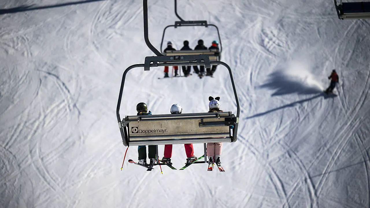 Tourismus. Bergbahnen im März trotz warmen Wetters mit mehr Gästen