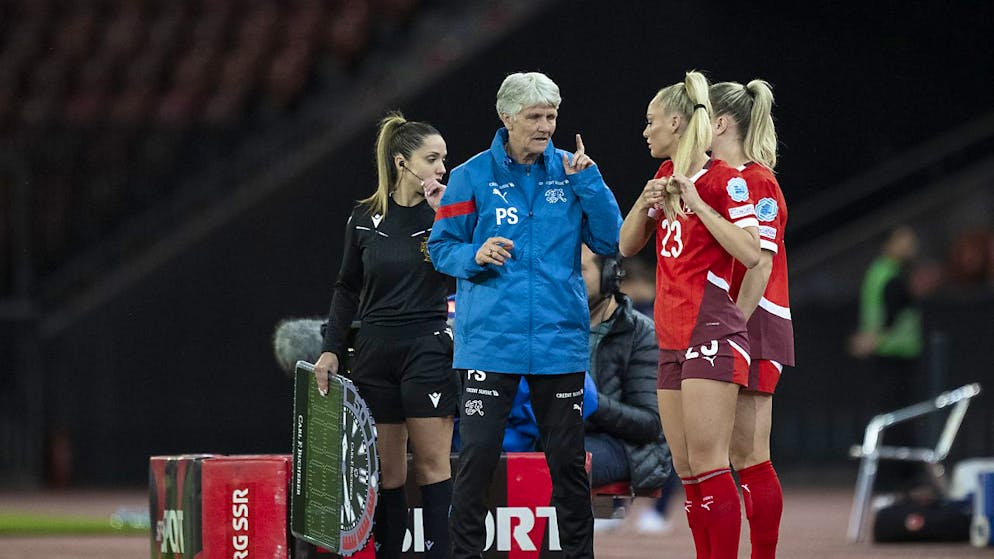 Pia Sundhage ist erfreut über die Kopfballtore ihres Teams