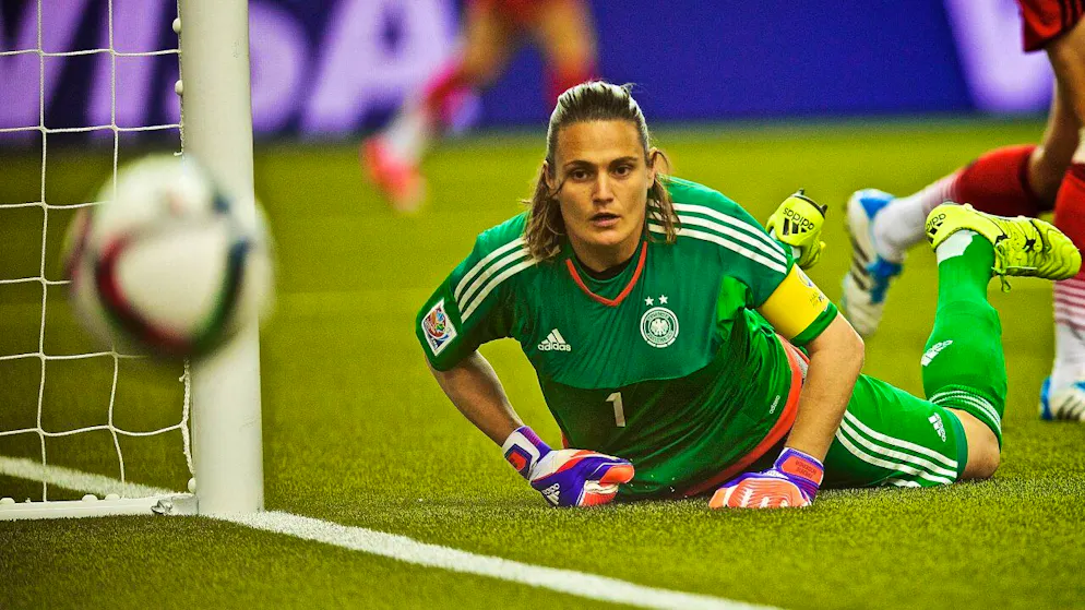 Nadine Angerers Mission als Schweizer Goalietrainerin - Gallery. Nadine Angerer gewann mit Deutschland unter anderem zwei Weltmeistertitel.