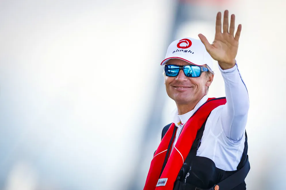Ernesto Bertarelli pratique la voile depuis sa plus tendre enfance sur le lac Léman. 