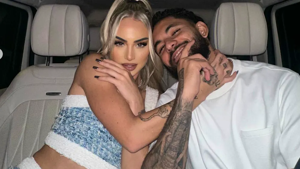 Alisha Lehmann und Douglas Luiz. Überraschende Regel zu Hause beim Fussball-Traumpaar