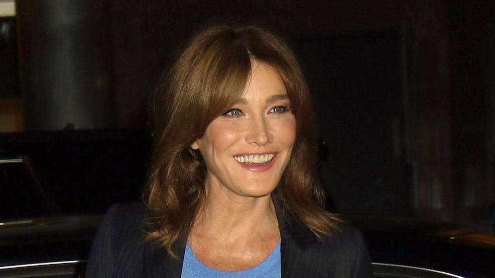 Dopo «Belve». Polemiche in famiglia per Carla Bruni, parla la madre: «L'ho educata alla libertà»