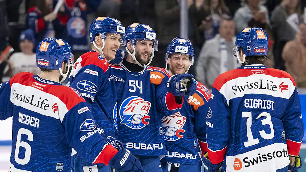 Die ZSC Lions stehen nach dem dritten Sieg im dritten Spiel der Halbfinal-Serie gegen den EV Zug vor dem Finaleinzug