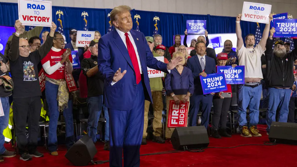 Donald Trump am 2. April 2, 2024 bei einem Wahlkampfauftritt in Green Bay, Wisconsin. 