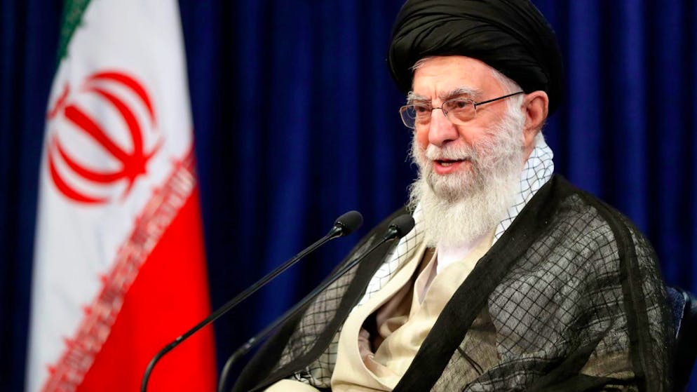 ARCHIV - Ajatollah Ali Chamenei, Oberster Führer und geistliches Oberhaupt des Iran. Foto: -/Office of the Iranian Supreme Leader/dpa