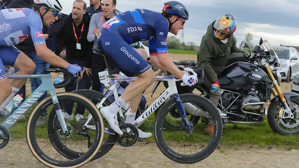 Van der Poel dominiert auch in Roubaix – Rang 5 für Küng - Gallery. Stefan Küng unterwegs zu Rang 5 auf den Pavés im Norden Frankreichs