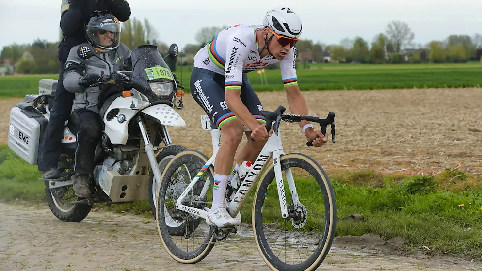 Van der Poel dominiert auch in Roubaix – Rang 5 für Küng - Gallery. Mathieu van der Poel war auch bei Paris - Roubaix eine Klasse für sich