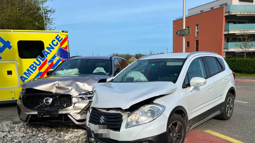 Bei beiden in den Unfall verwickelten Autos wurden die Airbags ausgelöst.