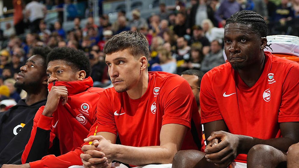 Clint Capela (ganz rechts) und seine Kollegen machen keinen glücklichen Eindruck