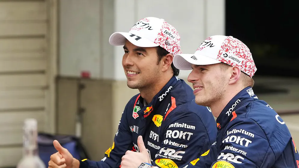 Verstappen in Suzuka ein weiteres Mal überlegen - Gallery. Max Verstappen (rechts) und Sergio Perez haben gut lachen nach dem dritten Doppelerfolg in diesem Jahr