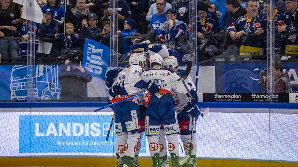 ZSC Lions gewinnen auch Spiel 4 gegen Zug und stehen im Final - Gallery. Die ZSC Lions freuen sich über 1:0