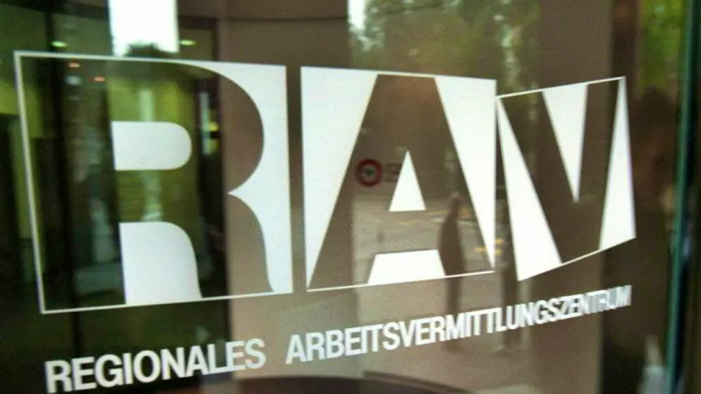 Die Zahl der Arbeitslosen ist im Kanton Aargau leicht gesunken - die Arbeitslosenquote bleibt bei 2,6 Prozent. (Symbolbild)