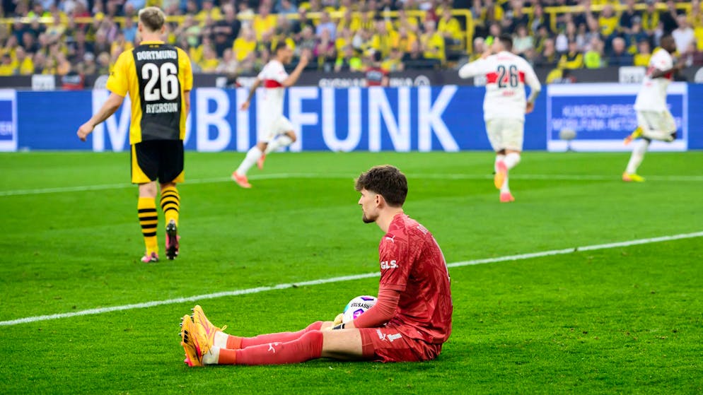 Gregor Kobel kann dem BVB bei seinem Comeback nicht wirklich weiterhelfen.