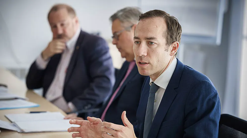 Benoît Gaillard, président de la CGN, a présenté lunid les experts qui mèneront l'enquête sur les mésaventures du Simplon.