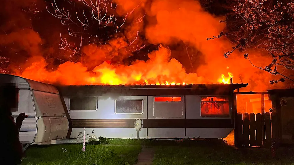 Ein Raub der Flammen: Der an der Oltner Industriestrasse abgestellte Wohnwagen brannte vollständig aus.