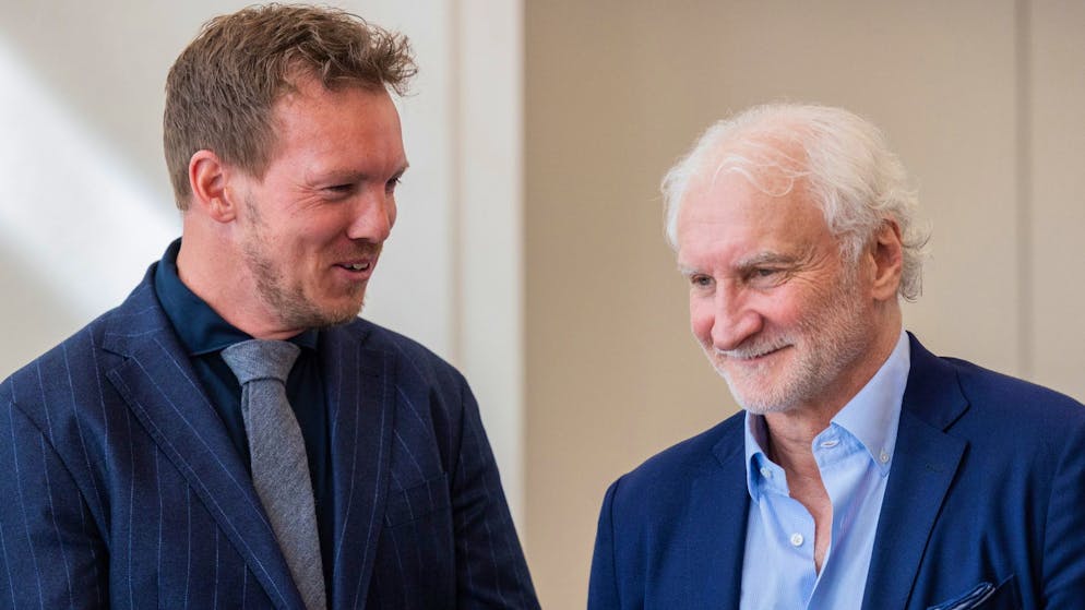 Julian Nagelsmann (l.) und Rudi Völler bleiben bei der deutschen Nationalmannschaft.