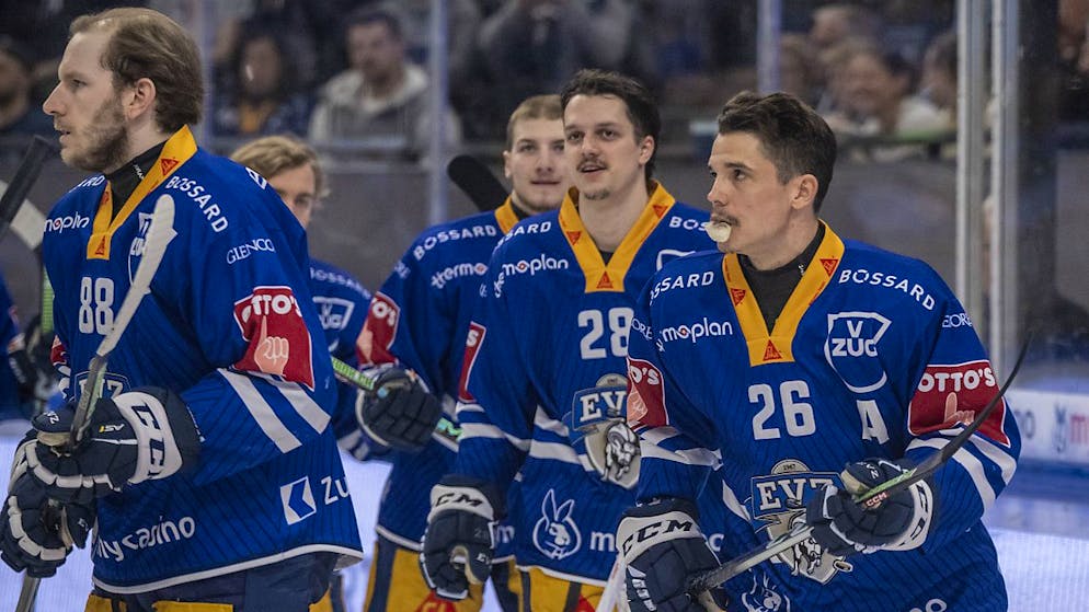 ZSC Lions gewinnen auch Spiel 4 gegen Zug und stehen im Final - Gallery. Am Ende half aber alles nichts: Die Zuger müssen ohne Halbfinal-Sieg in die Ferien
