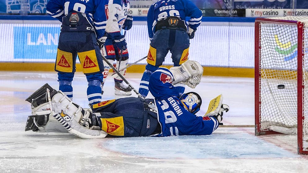 ZSC Lions gewinnen auch Spiel 4 gegen Zug und stehen im Final - Gallery. Immer wieder war der Zuger Goalie gefordert