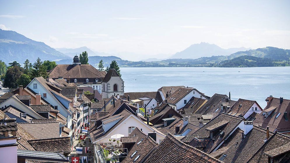 Zuger Altstadt: Im Kanton Zug können die Menschen rund 86'400 Euro im Jahr zum Leben ausgeben. (Archivbild)