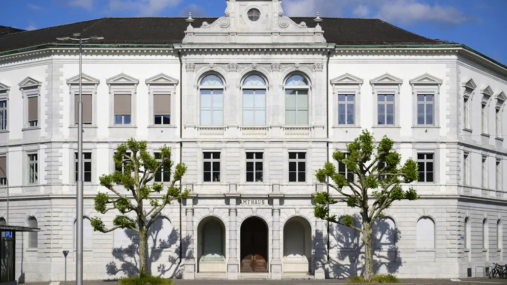 Jetzt steht sie vor Gericht. Frau (41) soll in Solothurn ihre Töchter erstochen haben