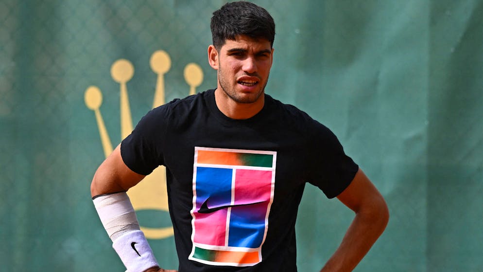 Fällt erneut verletzt aus: Wie im letzten Jahr fehlt Carlos Alcaraz beim ersten Sand-Höhepunkt in Monte Carlo.