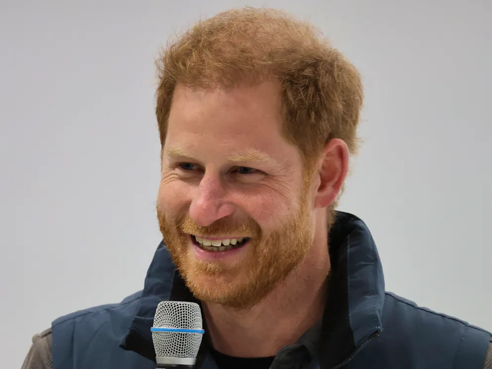 Prinz Harry sagte die Einladung zu einer Hochzeit ab. Er soll ein Zusammentreffen mit seinem Bruder Prinz William vermeiden wollen.