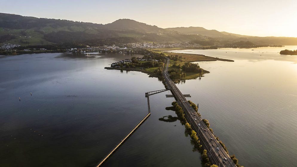 Blick über den Seedamm nach Rapperswil-Jona. (Archivbild)