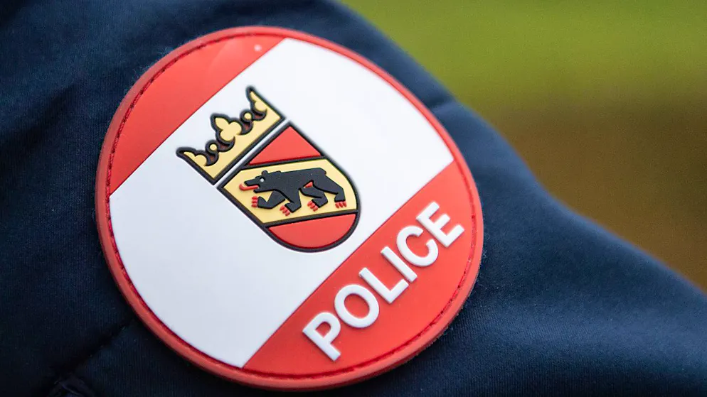 Die Kantonspolizei Bern musste am Sonntag wegen eines tödlichen Unfalls ausrücken.