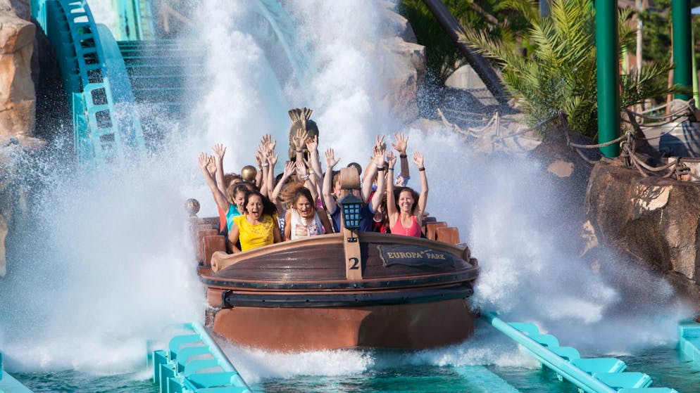 Ein Blick auf das Areal der Show «Retorno dos Piratas» und der Attraktion «Atlantica SuperSplash» im Europa-Park.