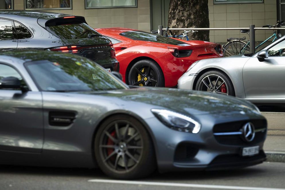 Sportwagen in der Zürcher Innenstadt: Spitzenreiter bei den teuersten Autos ist aber ein anderer Kanton. 