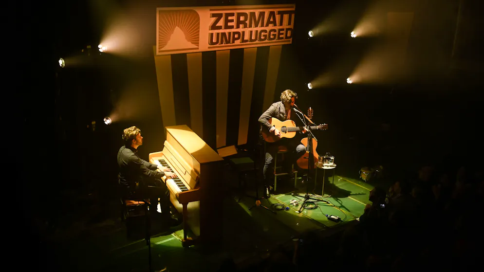 Jack Savoretti. Ein Klavier und seine Gitarre reichen Jack Savoretti, um Gänsehaut-Feeling zu verbreiten.