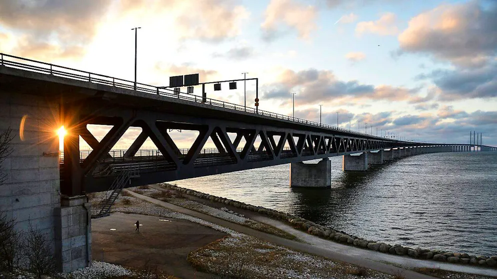 Drei Städte im Süden Schwedens haben an fünf Tagen in Folge Durchschnittstemperaturen von über zehn Grad Celsius verzeichnet. Im Bild: Die Öresund-Brücke in Malmö.